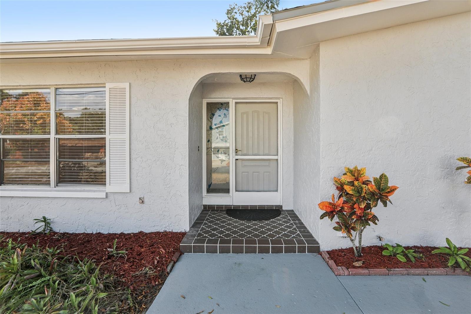 LAKE TARPON ESTATES - Residential Lease