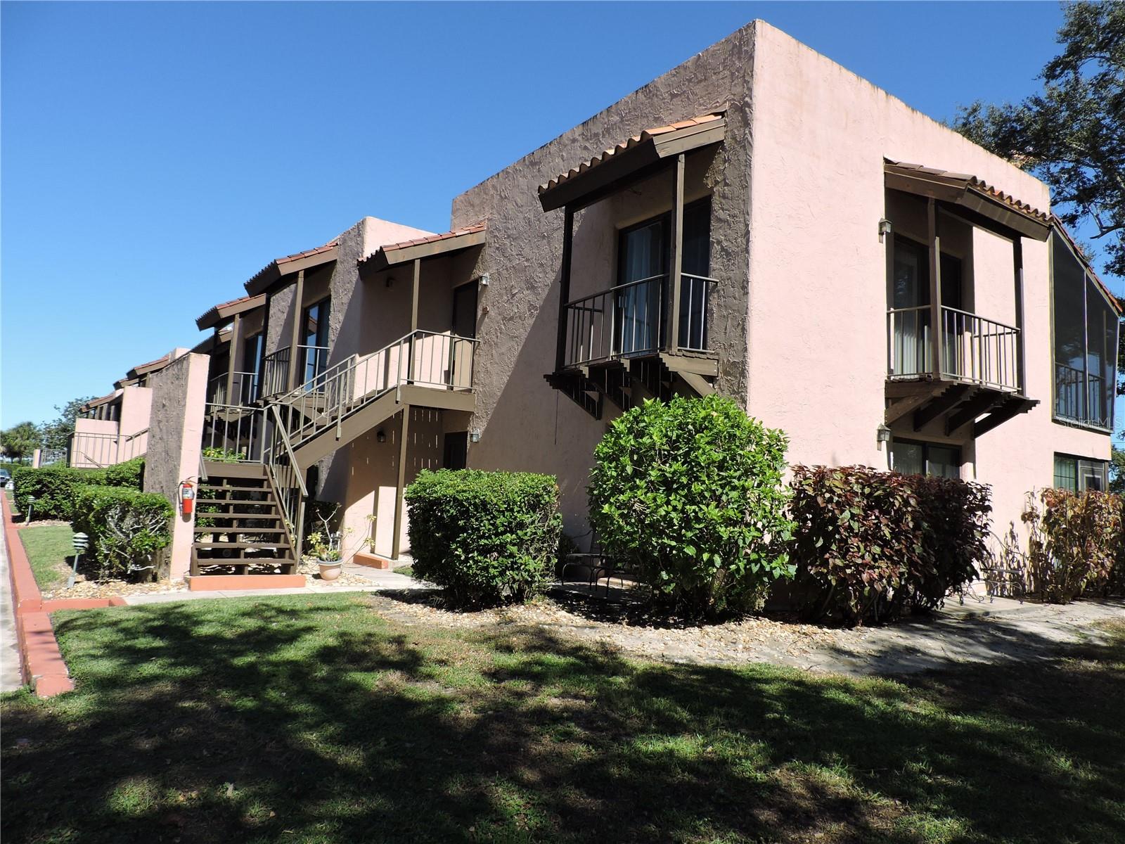 LOVE LIVING AT LA CASA CONDO'S!!! THIS IS A GREAT BUY ON A GROUND LEVEL END UNIT WITH NICE VIEWS. THIS 2 BEDROOM 2 BATH UNIT HAS BEEN BEAUTIFULLY DONE AND IS MOVE IN READY. IT IS LIGHT AND BRIGHT WITH ALL TILED FLOORS, OPEN LIVING. THE ROOF ON THE BUILDING WAS REDONE IN 2023. THE AMENITIES ARE A POOL, CLUBHOUSE, TENNIS COURT AND SHUFFLEBOARD AND INCLUDED IN CONDO FEE IS WATER, GARBAGE AND SEWER. DON'T DELAY CALL TODAY FOR CAREFREE LIVING IN A GREAT SETTING.