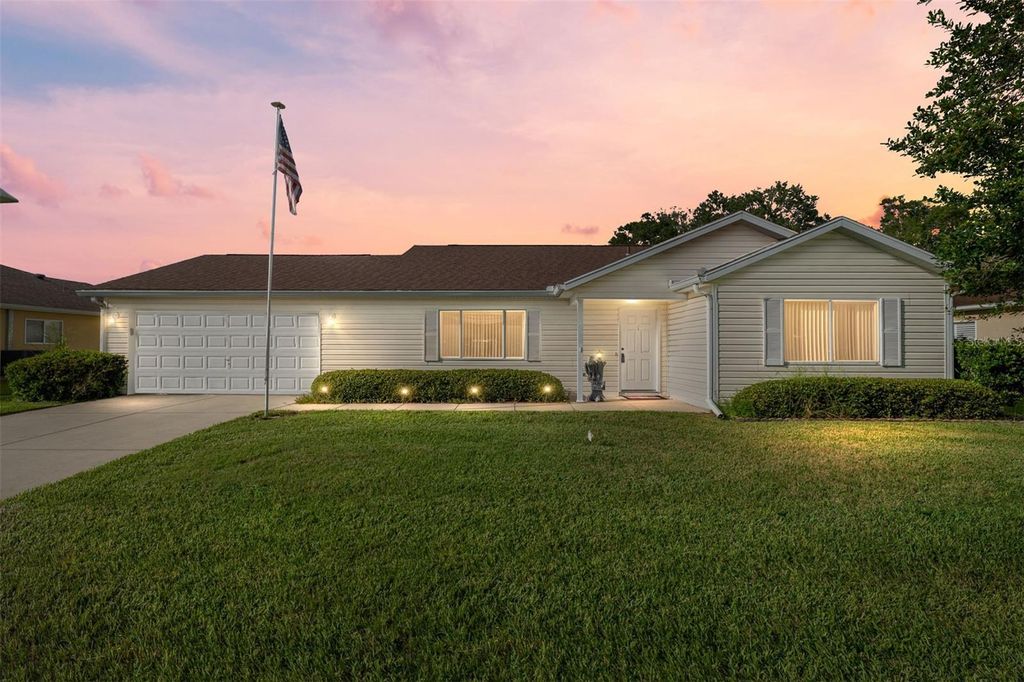 Photo of 11587 SW 139th Place, Dunnellon, FL 34432 (MLS # OM710180)