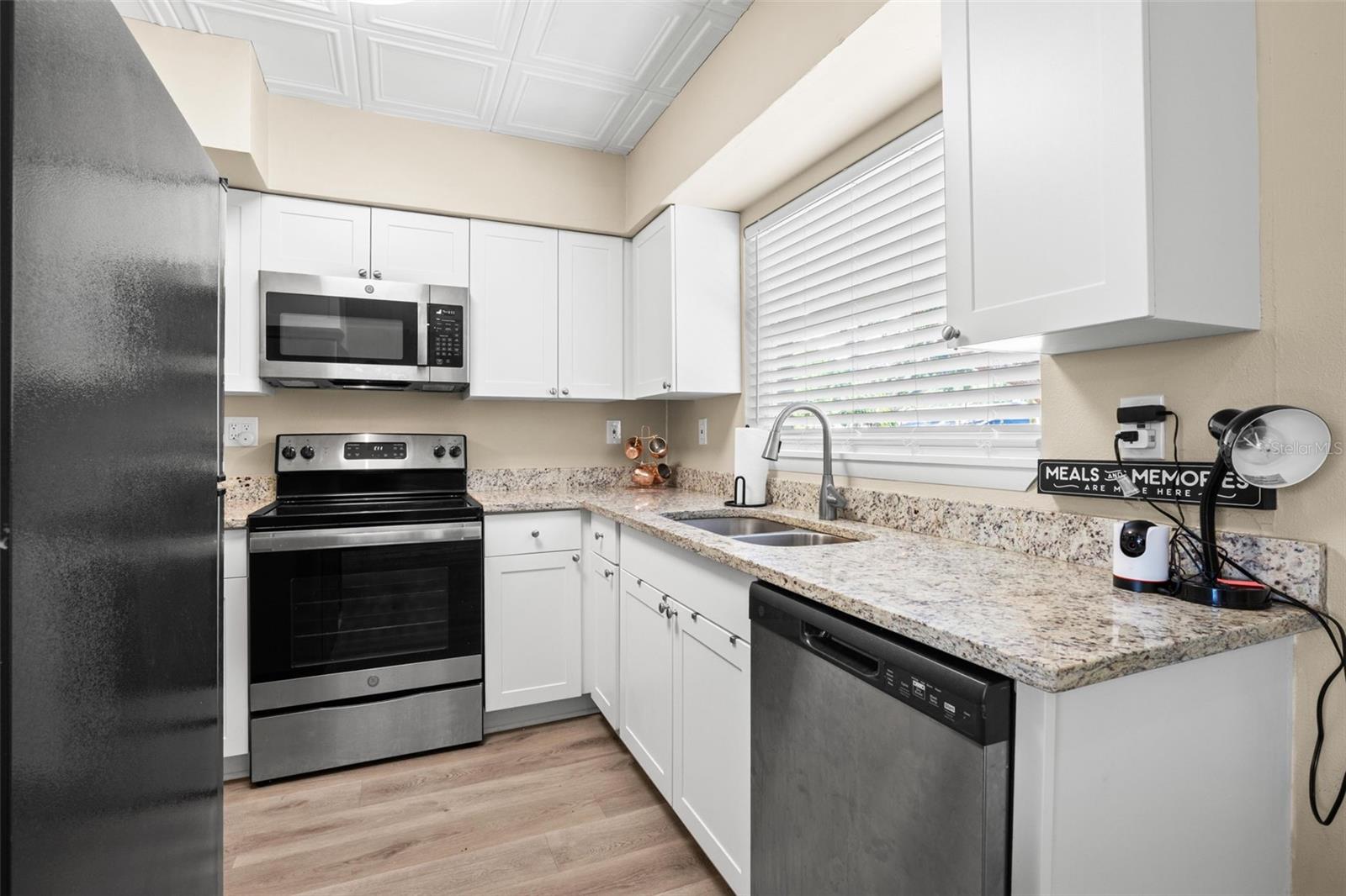 DUNEDIN LAKEWOOD ESTATES 3RD ADD - Residential Lease