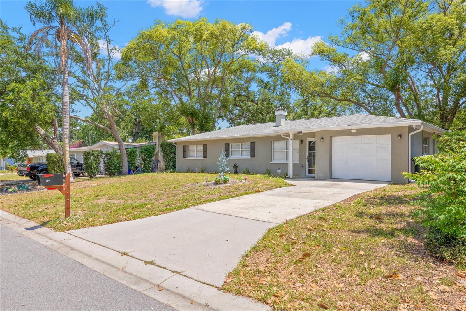 DUNEDIN LAKEWOOD ESTATES 3RD ADD - Residential Lease