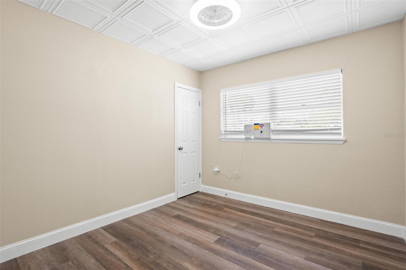 DUNEDIN LAKEWOOD ESTATES 3RD ADD - Residential Lease