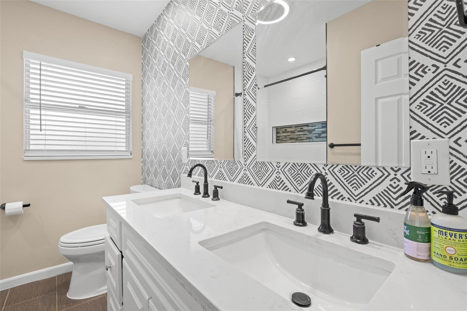 DUNEDIN LAKEWOOD ESTATES 3RD ADD - Residential Lease