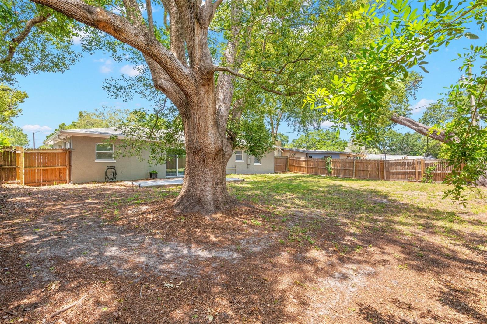 DUNEDIN LAKEWOOD ESTATES 3RD ADD - Residential Lease