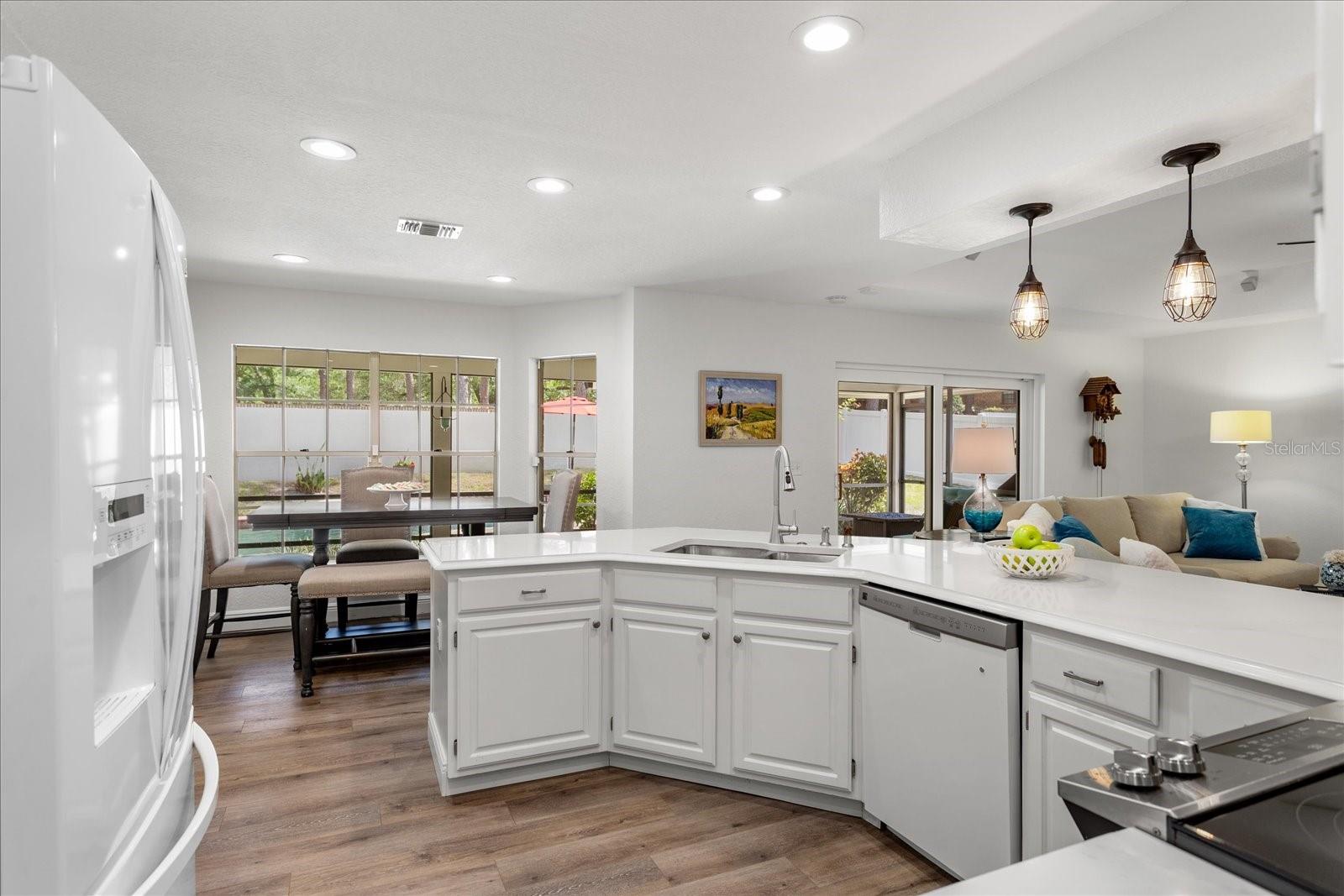 NORTHRIDGE - Residential