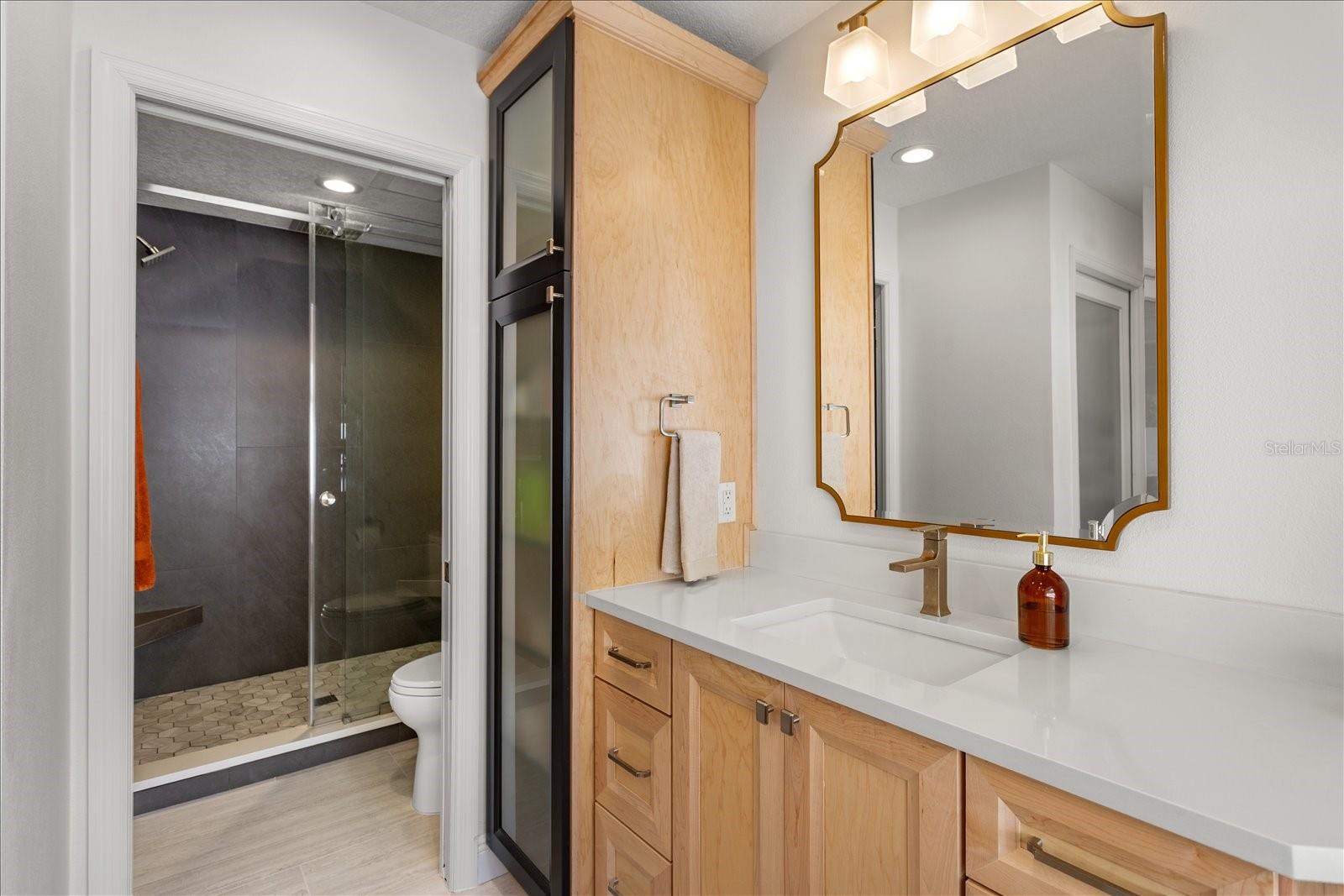 NORTHRIDGE - Residential