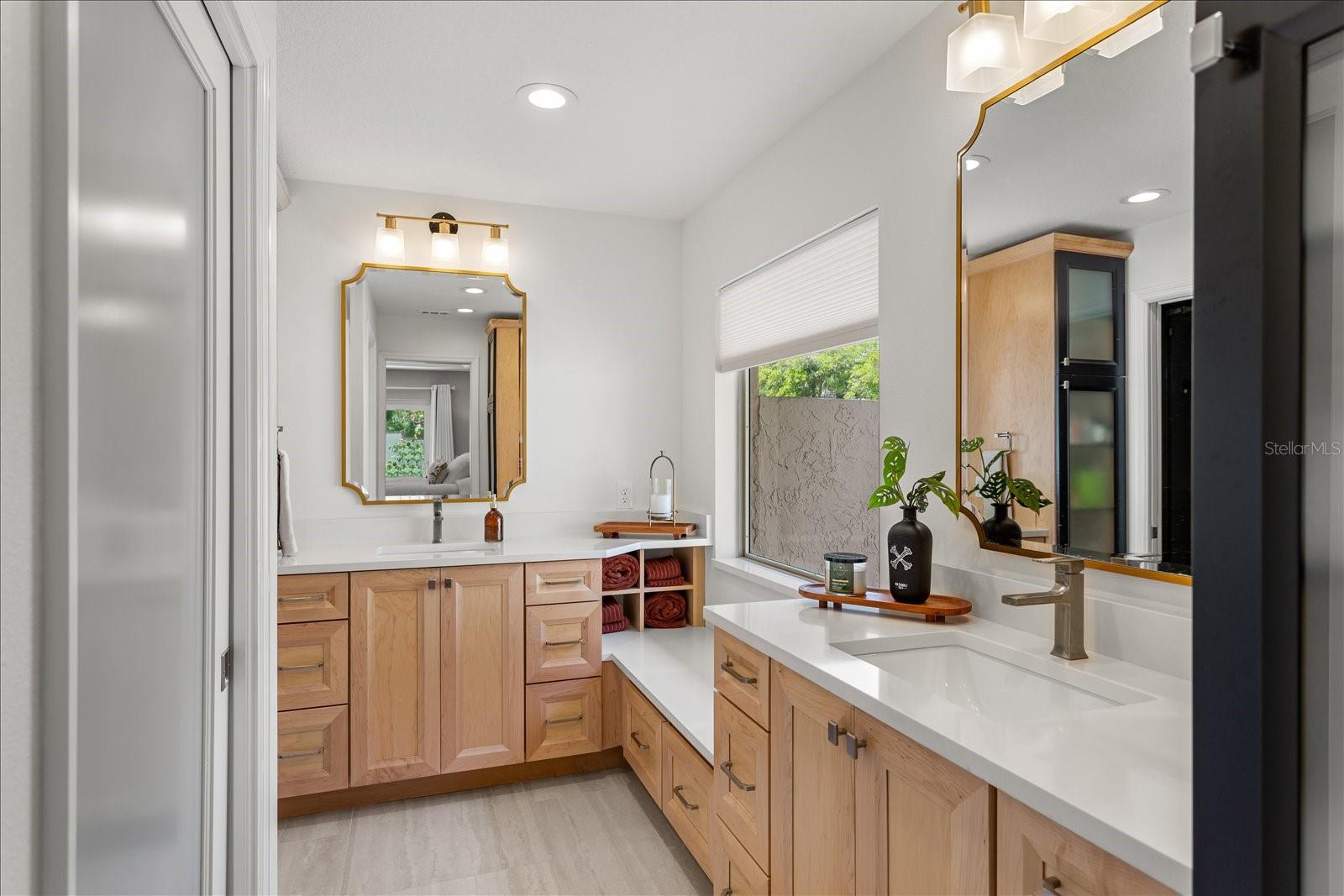 NORTHRIDGE - Residential