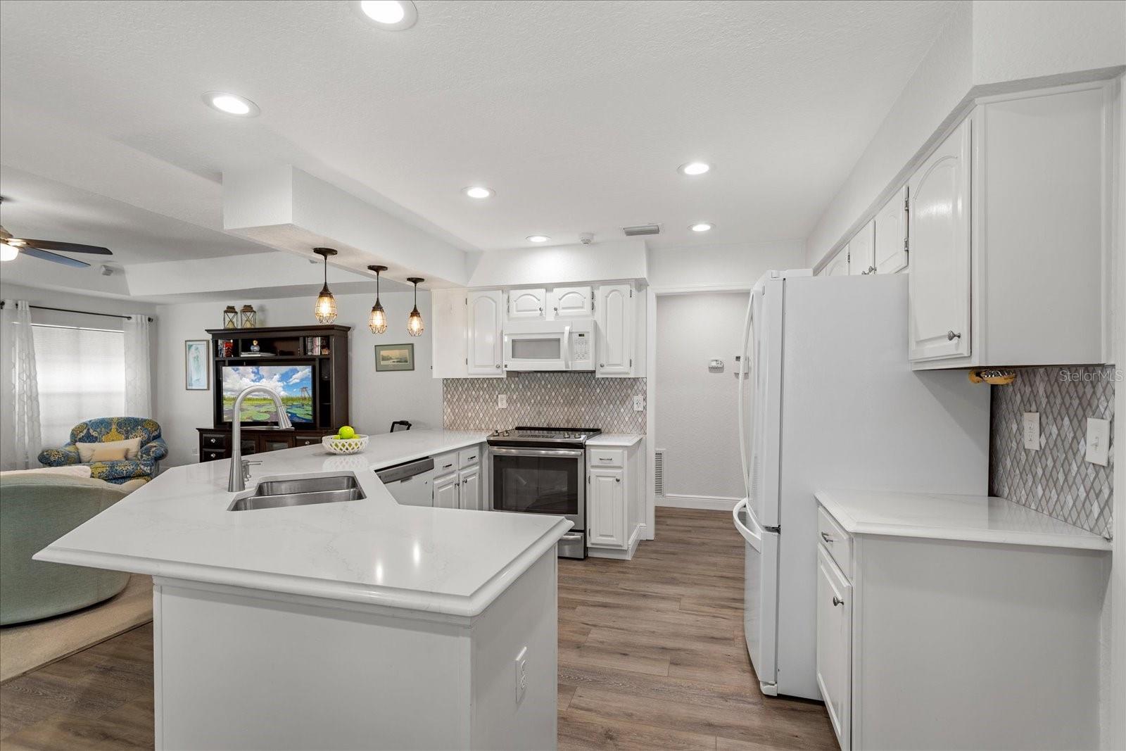 NORTHRIDGE - Residential