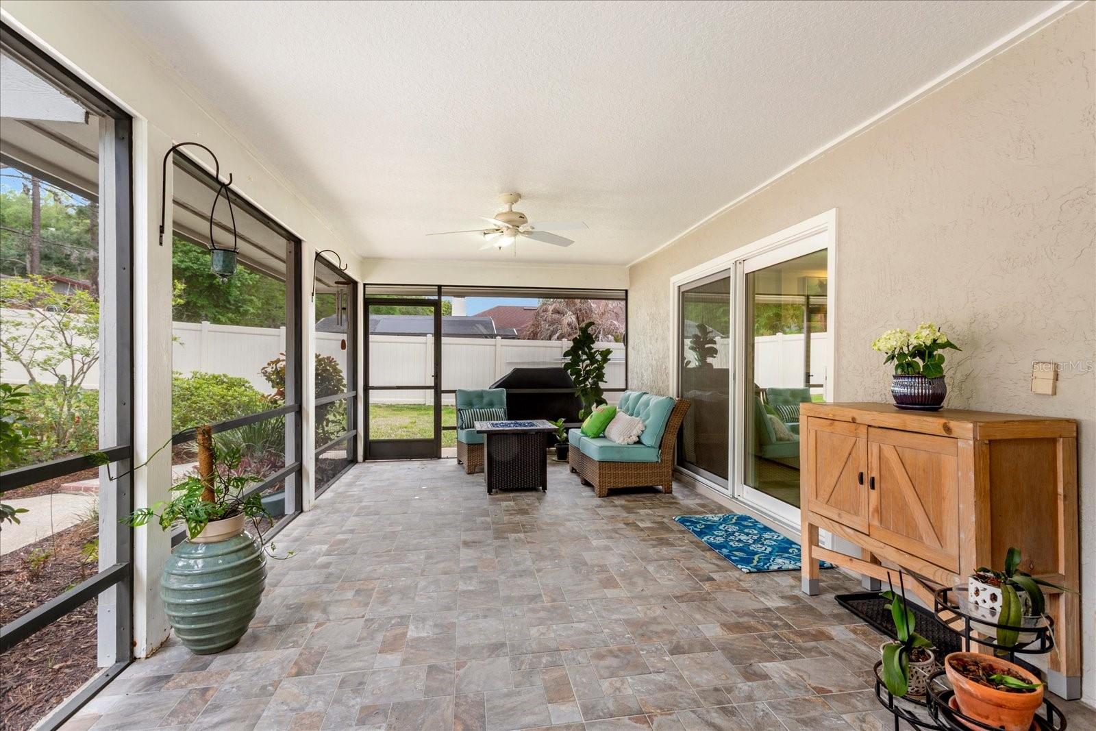 NORTHRIDGE - Residential