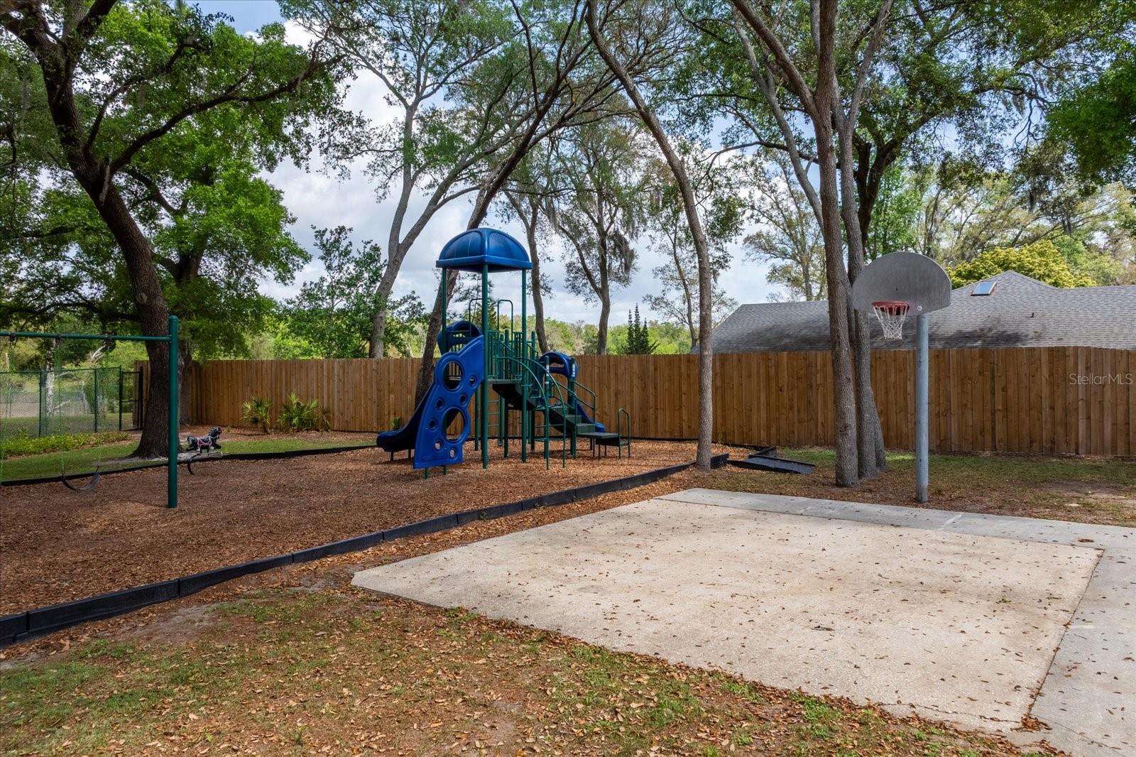 NORTHRIDGE - Residential