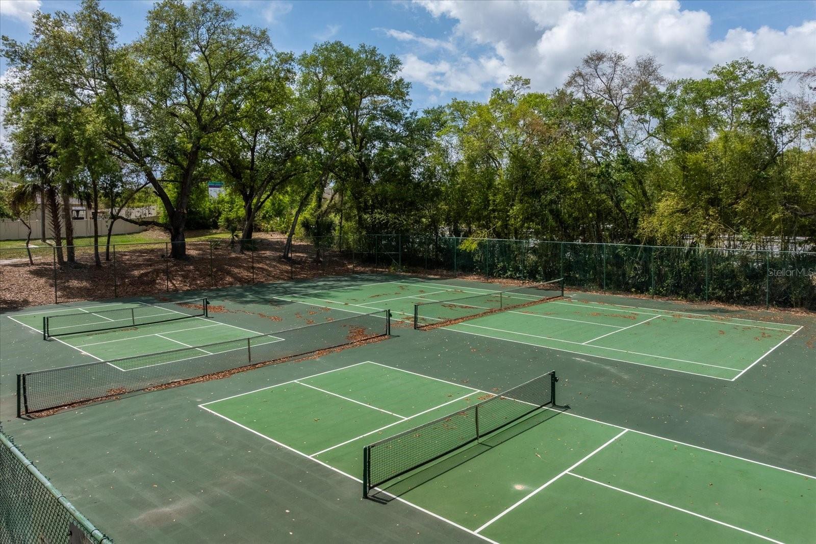 NORTHRIDGE - Residential