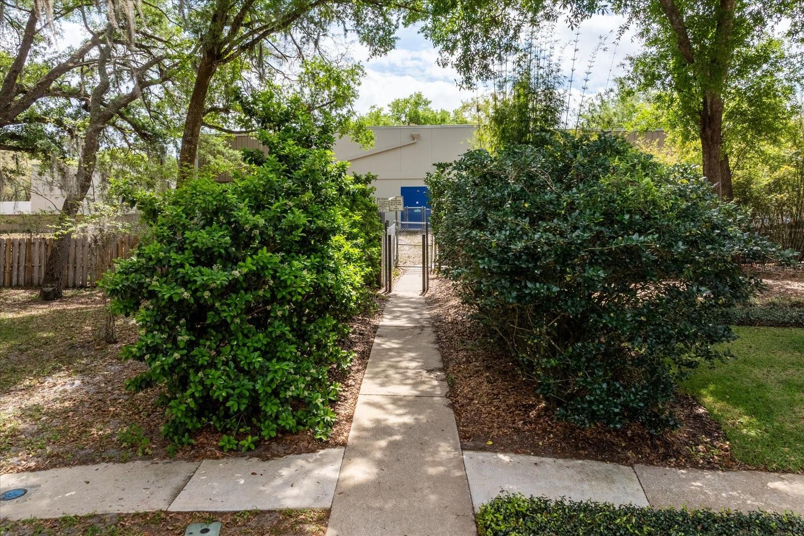 NORTHRIDGE - Residential