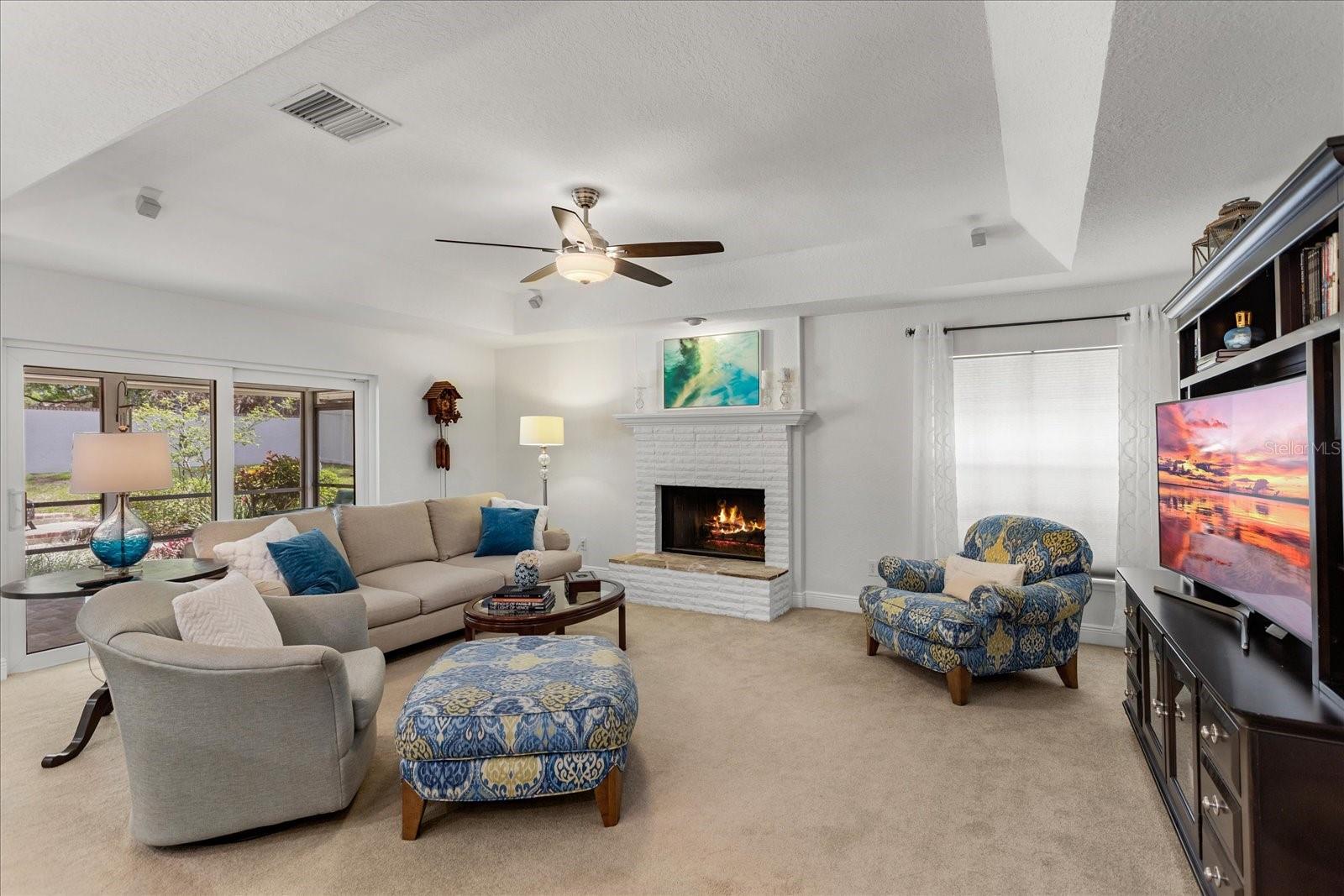 NORTHRIDGE - Residential