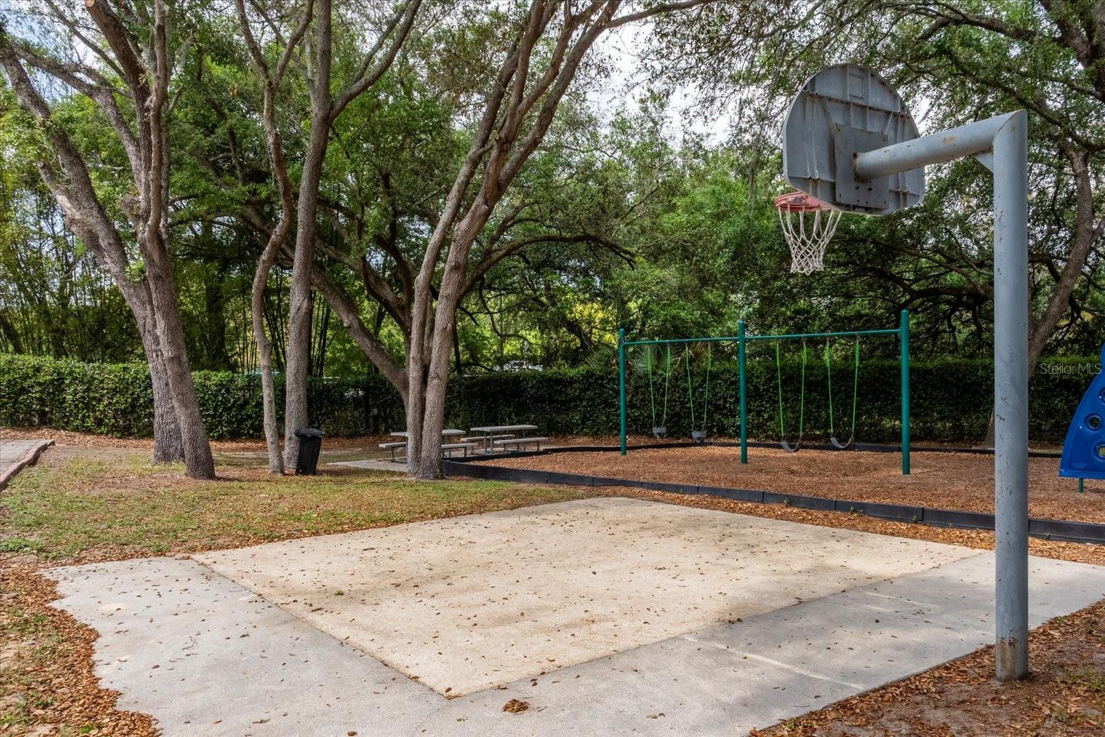 NORTHRIDGE - Residential