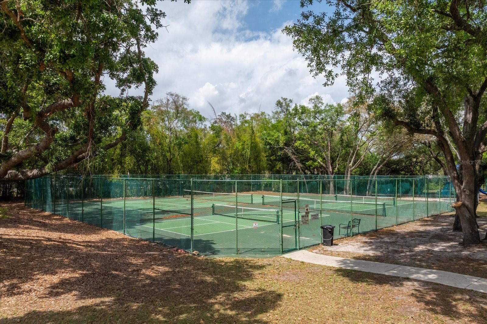 NORTHRIDGE - Residential