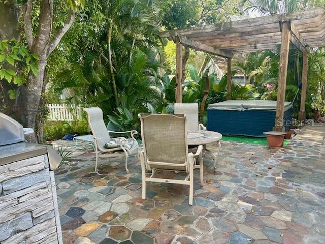 MAPLE LAKES - Residential