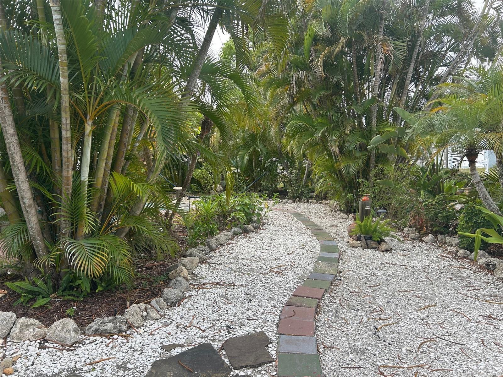 MAPLE LAKES - Residential