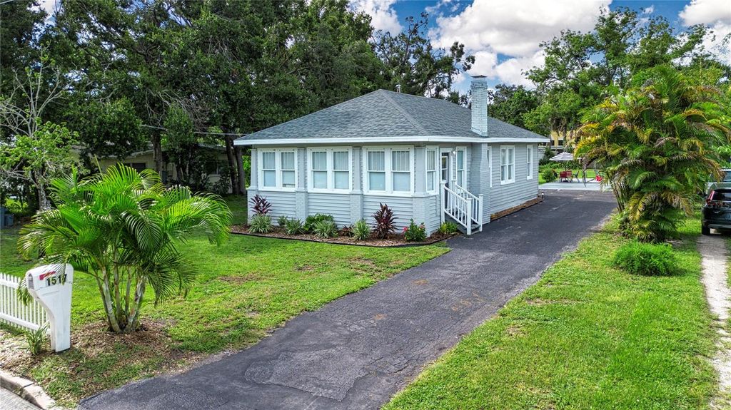 Photo of 1517 5th Street W, Palmetto, FL 34221 (MLS # A4661916)