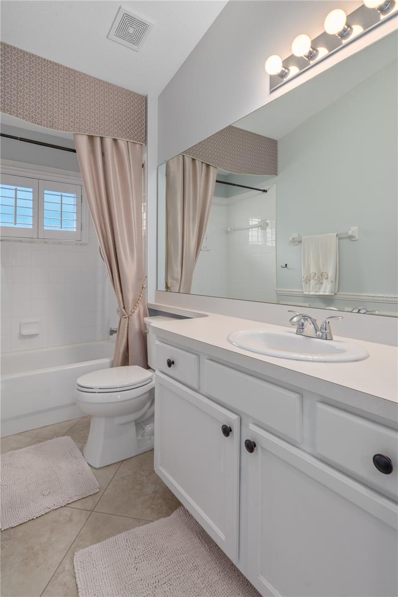 LEXINGTON OAKS VILLAGE 25 26 - Residential