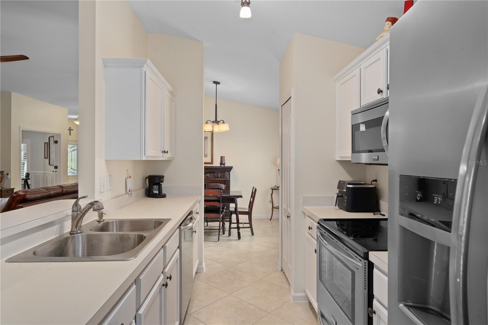 LEXINGTON OAKS VILLAGE 25 26 - Residential