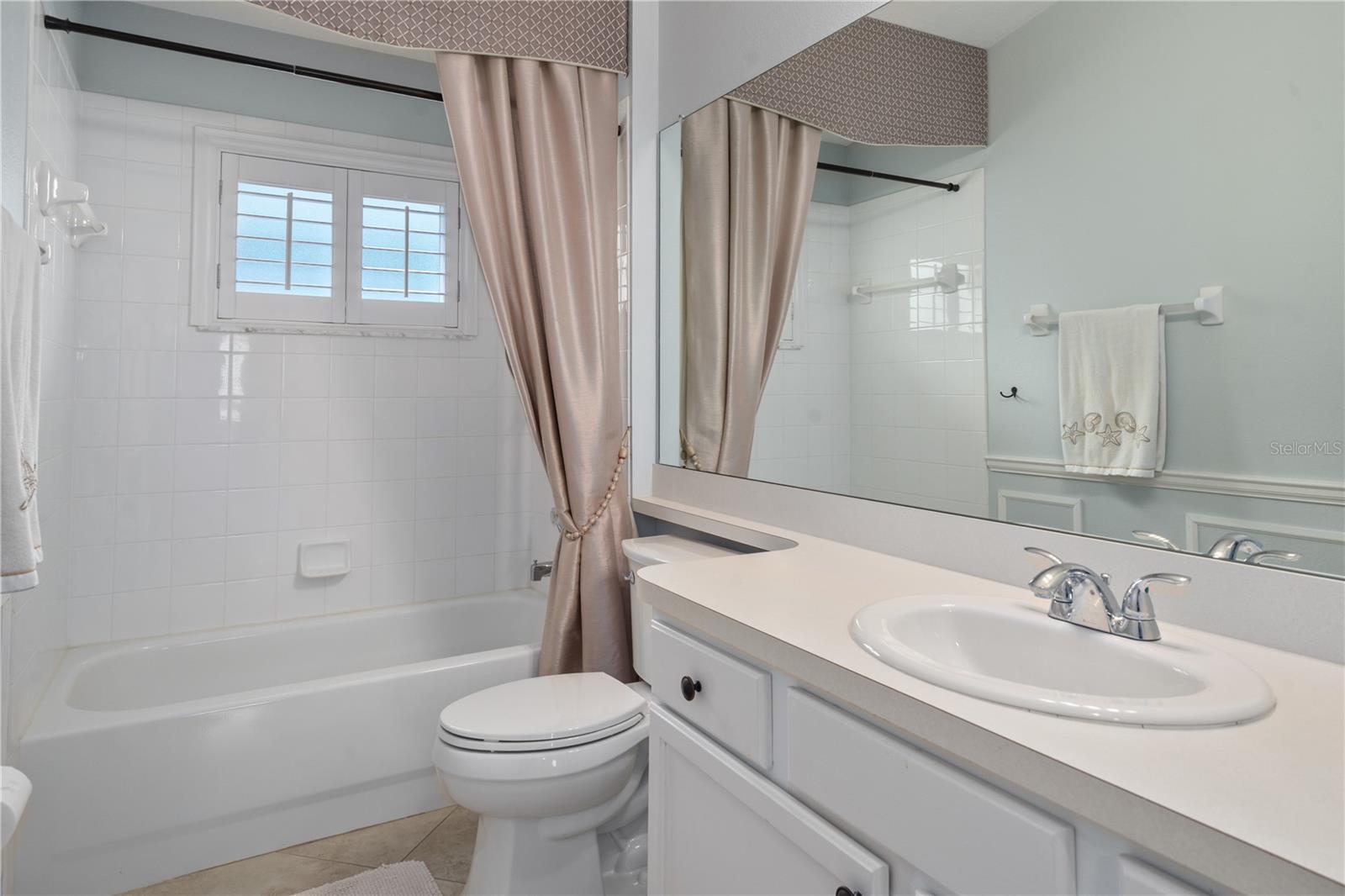 LEXINGTON OAKS VILLAGE 25 26 - Residential