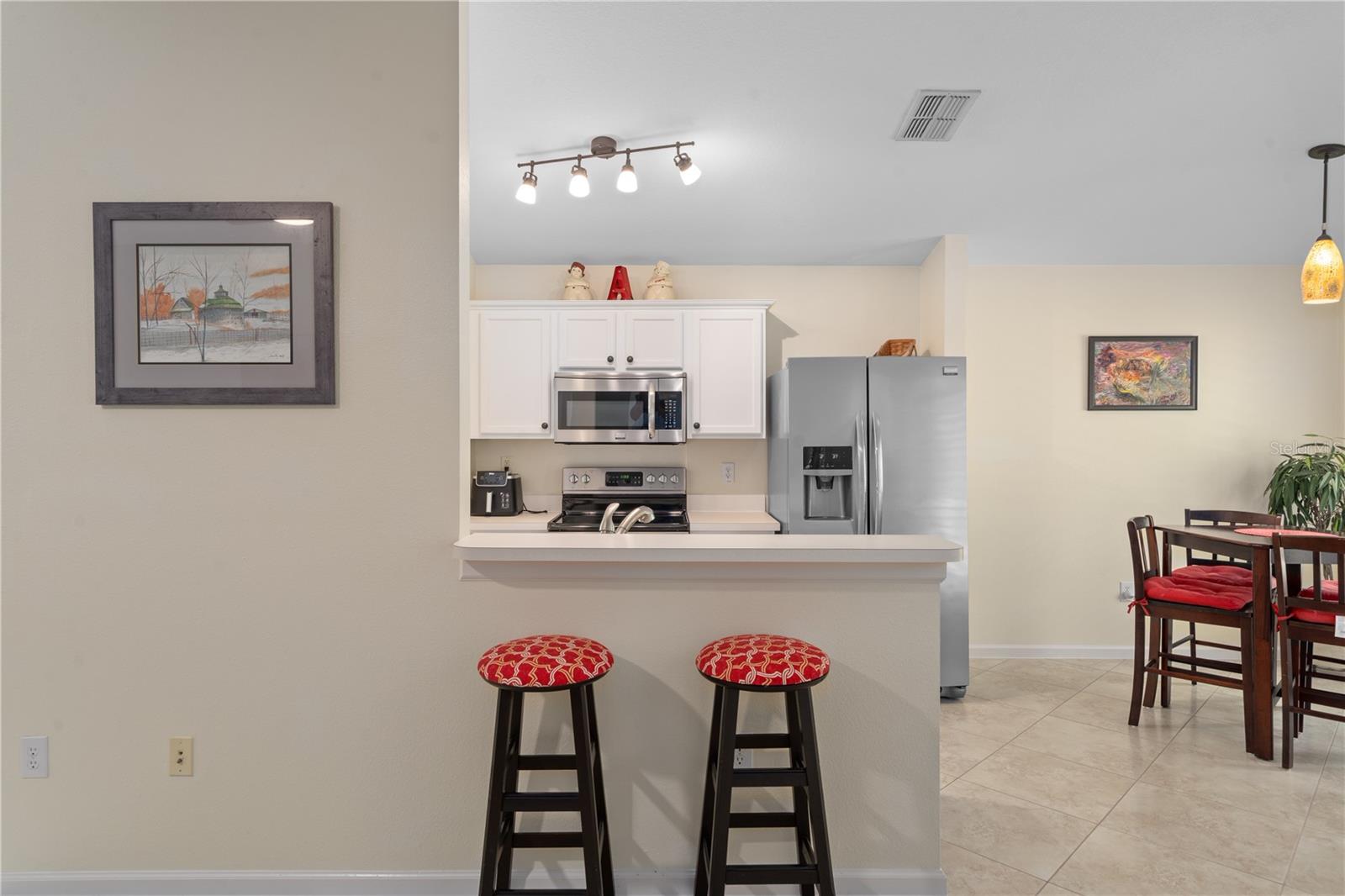 LEXINGTON OAKS VILLAGE 25 26 - Residential