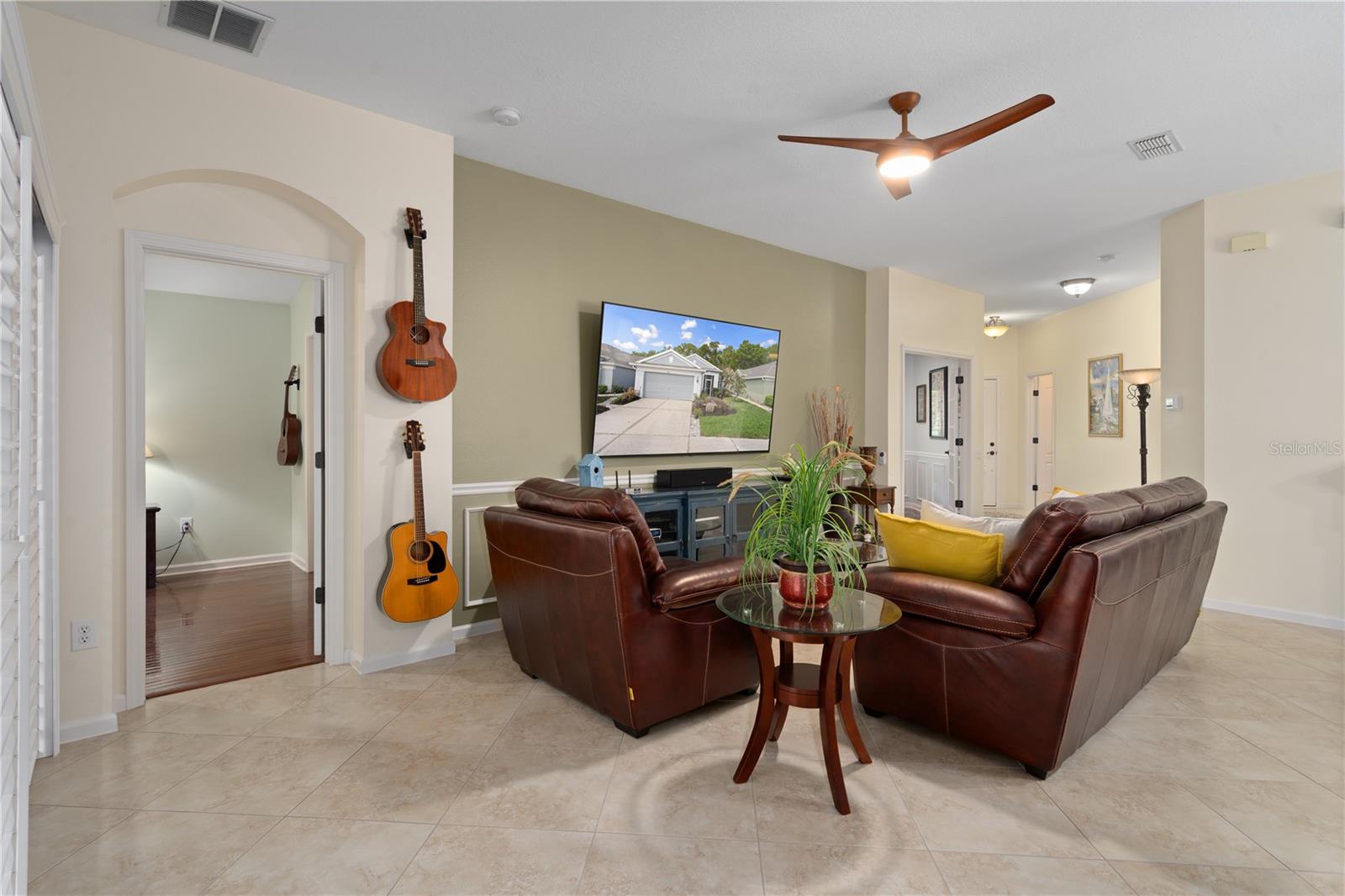 LEXINGTON OAKS VILLAGE 25 26 - Residential