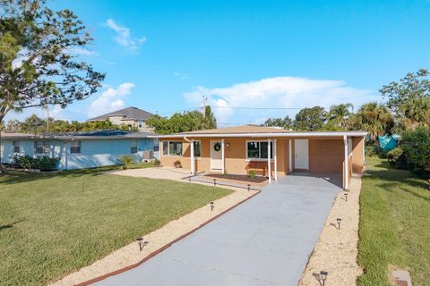 Photo of 2480 Del Rio Way, Dunedin, FL 34698 (MLS # TB8420150)