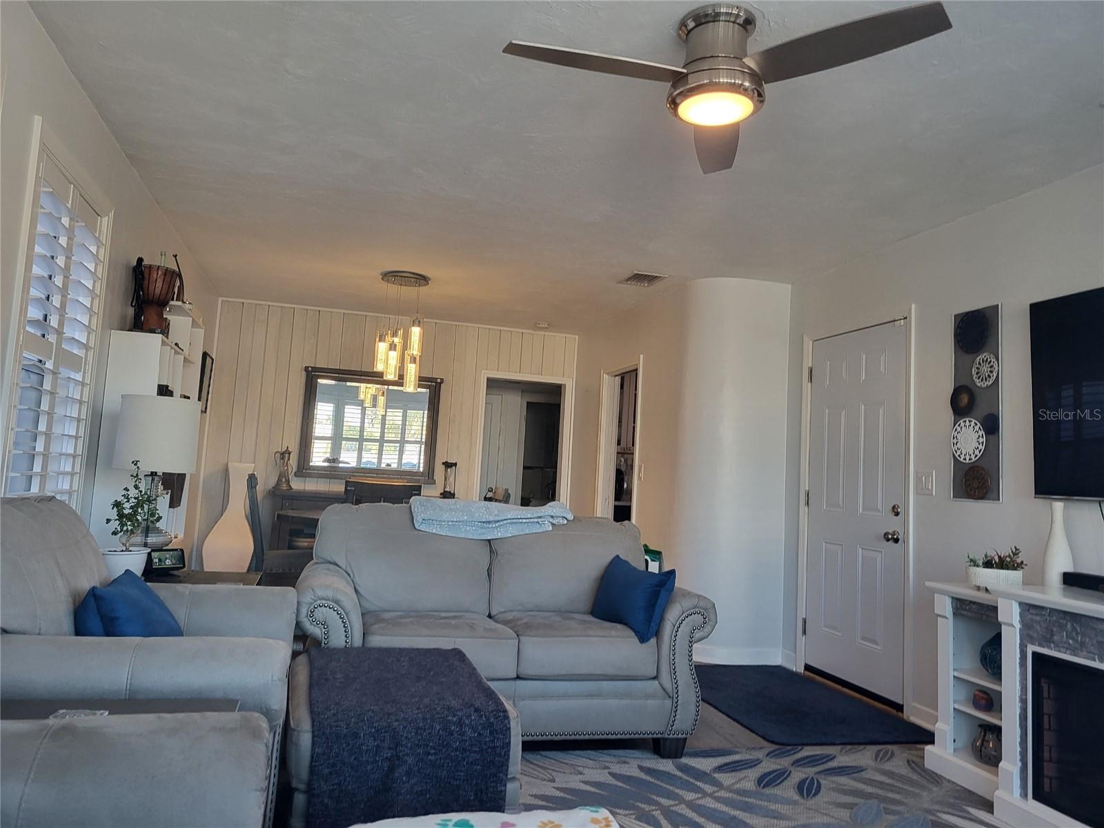 488 GOLF BOULEVARD