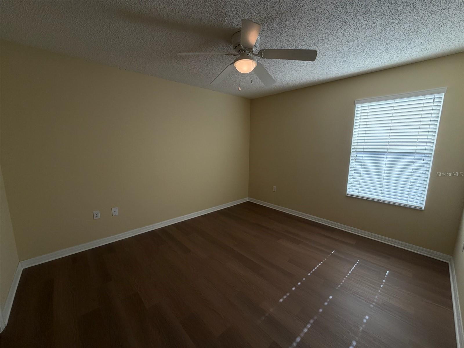 FOUR CORNERS PH 02 - Residential Lease