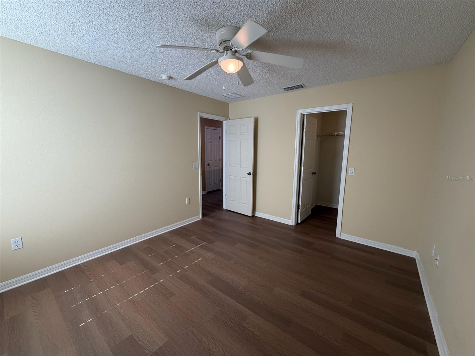 FOUR CORNERS PH 02 - Residential Lease