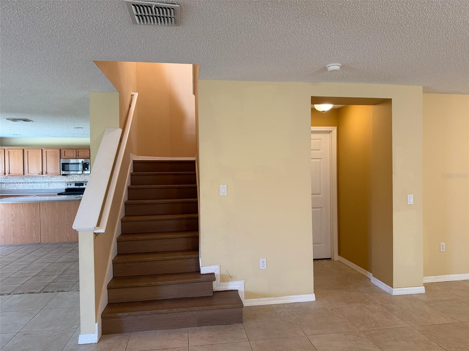 FOUR CORNERS PH 02 - Residential Lease