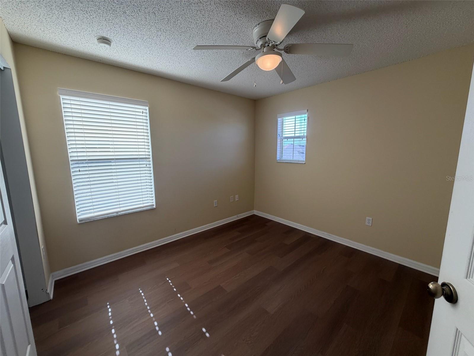 FOUR CORNERS PH 02 - Residential Lease