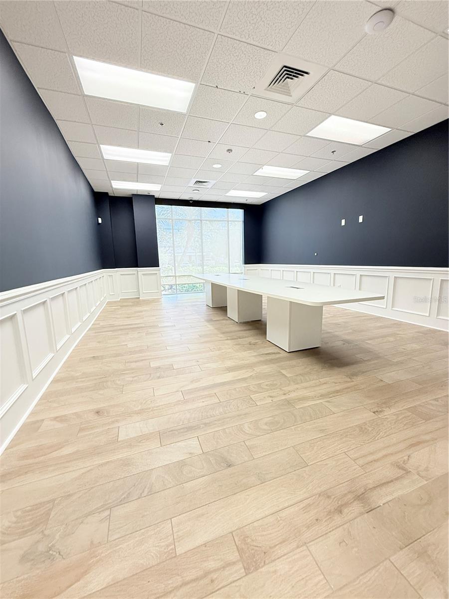 LAUREL STREET COMMERCE CENTER - Commercial Lease