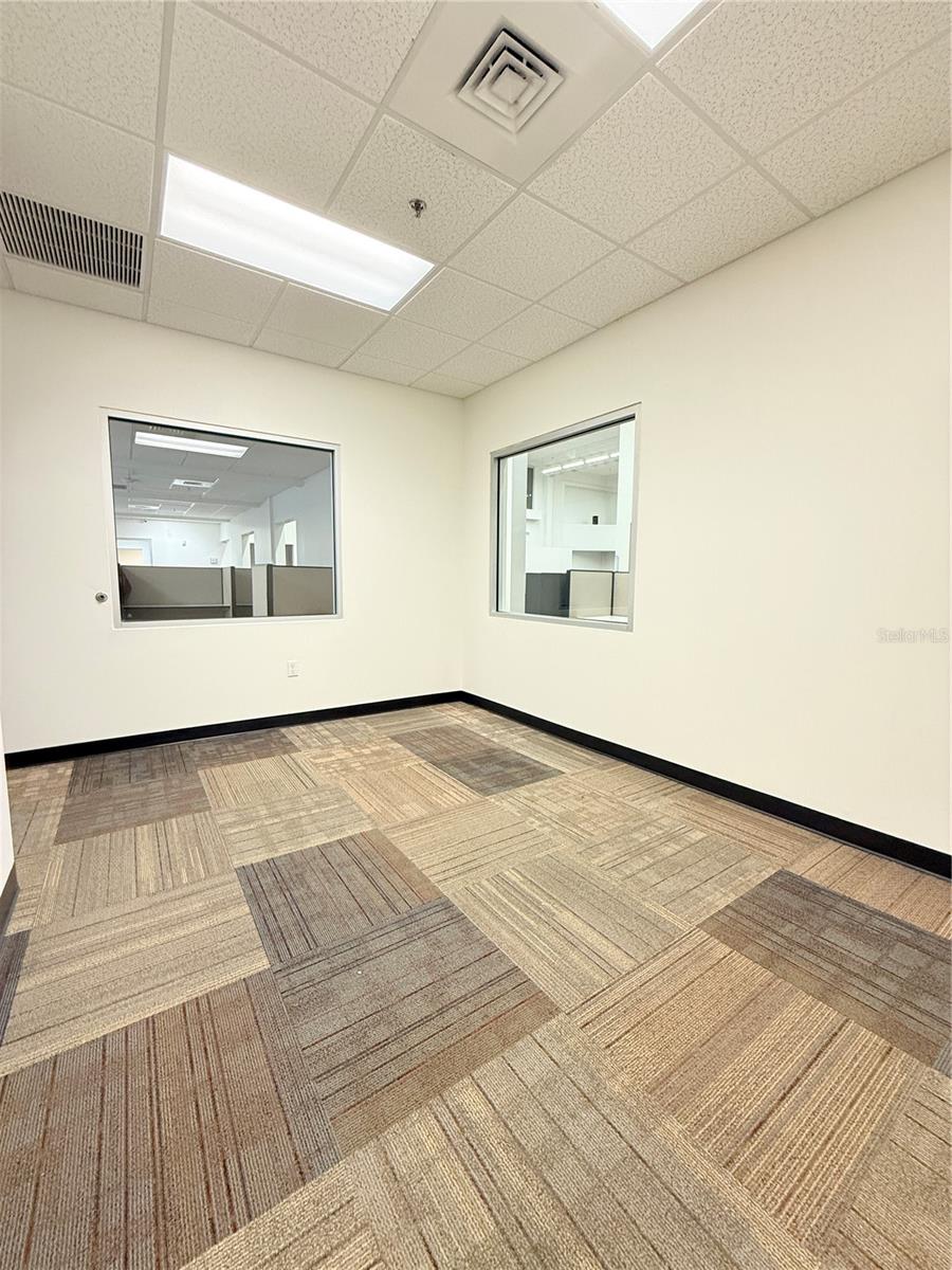 LAUREL STREET COMMERCE CENTER - Commercial Lease