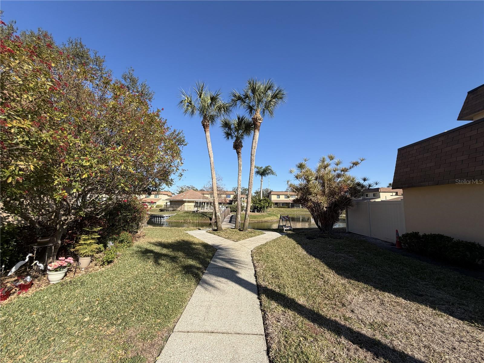 CINNAMON LAKE - Residential