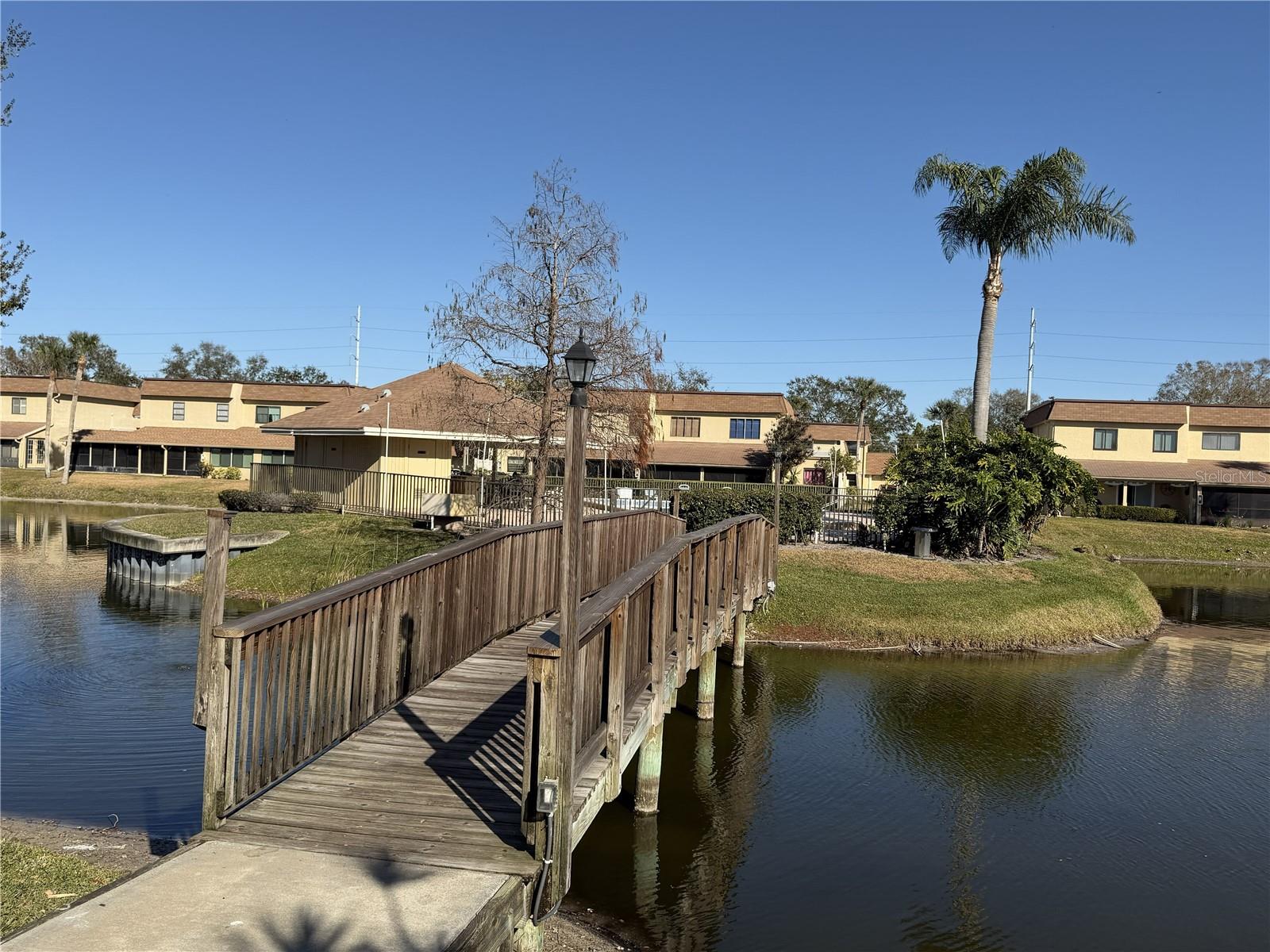 CINNAMON LAKE - Residential