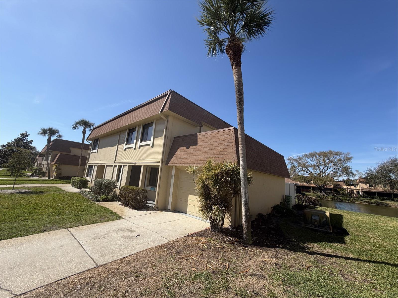 CINNAMON LAKE - Residential