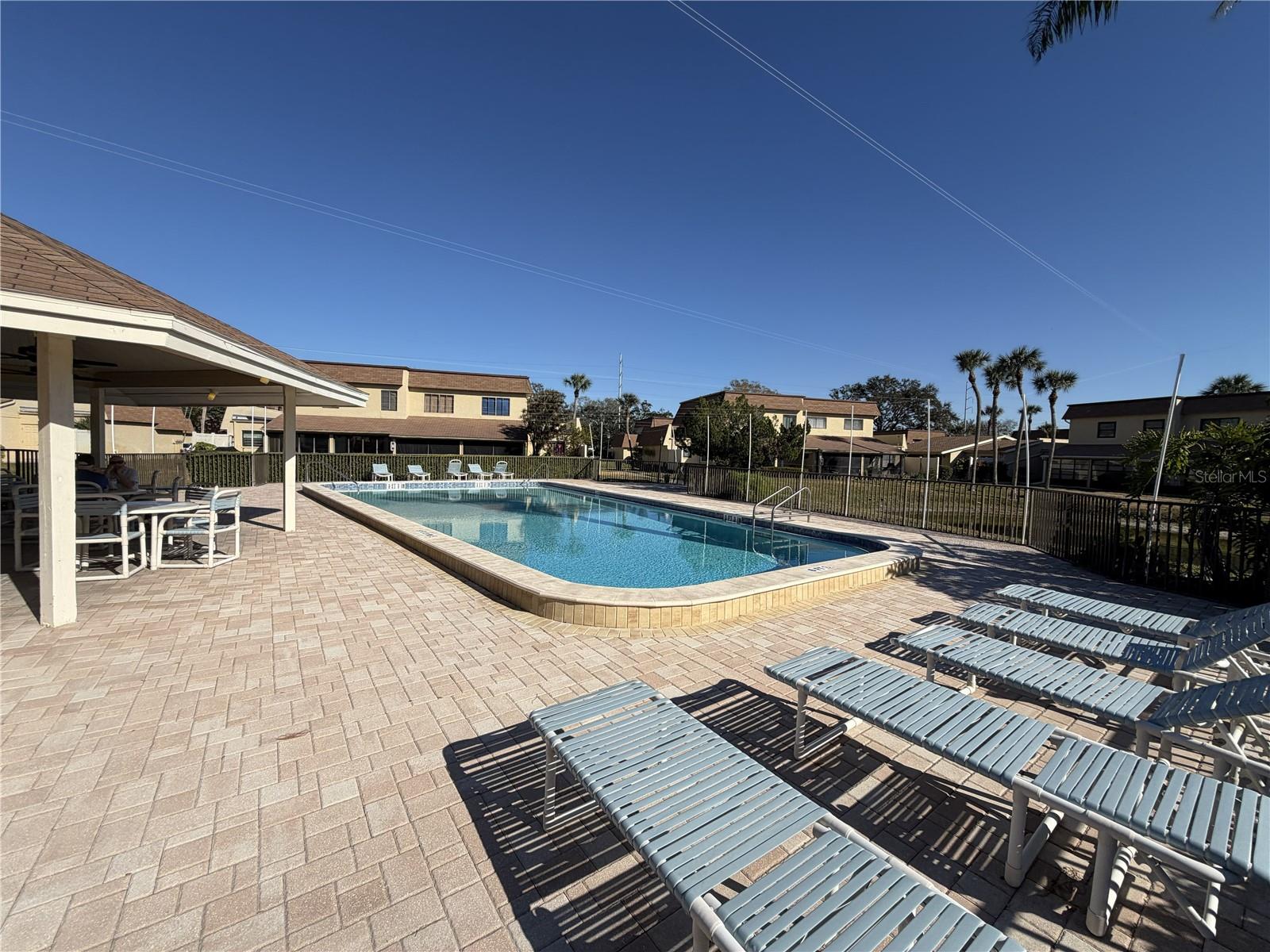 CINNAMON LAKE - Residential