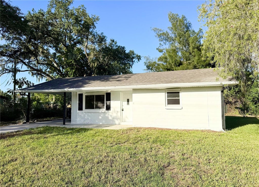 Photo of 114 4th Street NW, Ruskin, FL 33570 (MLS # TB8560634)