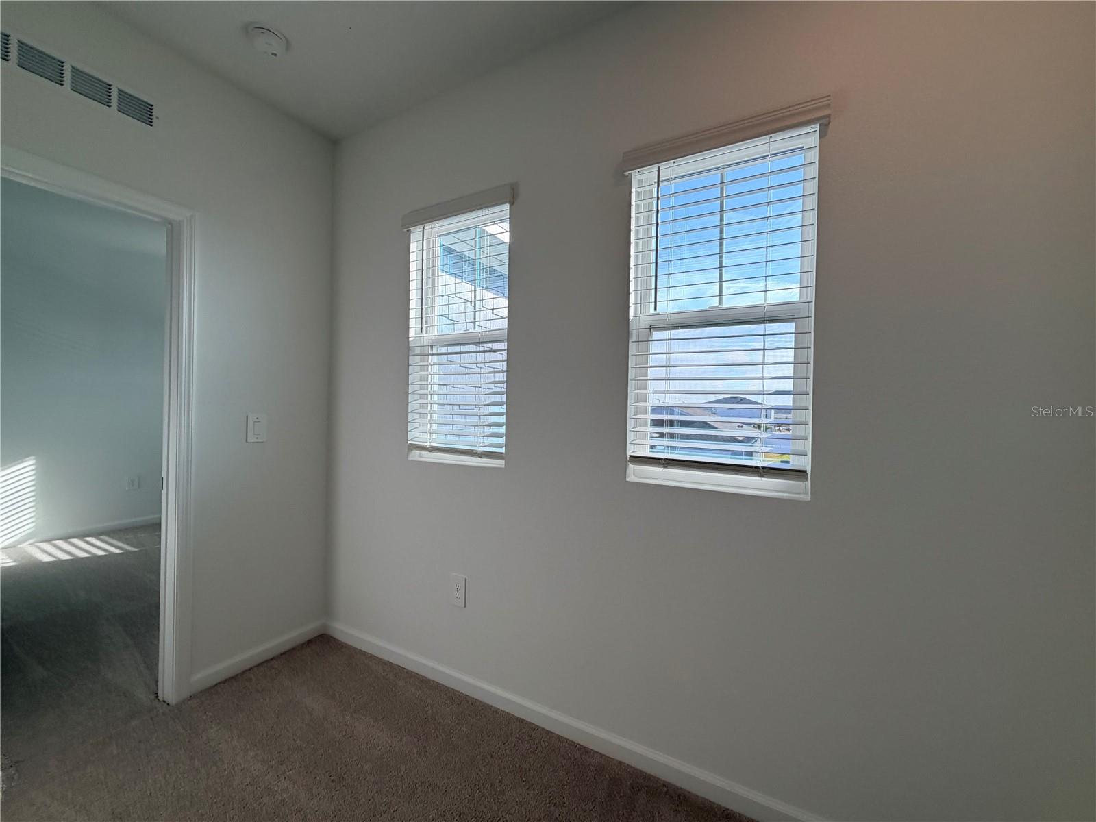 EVERBE 34S - Residential Lease