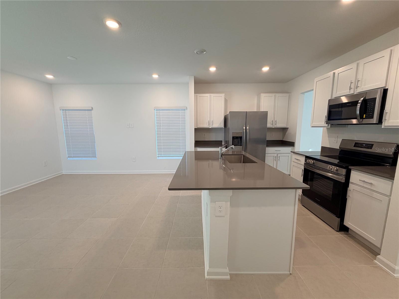 EVERBE 34S - Residential Lease