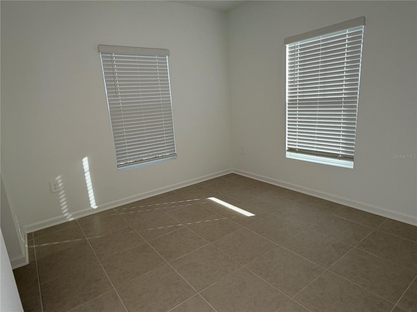 EVERBE 34S - Residential Lease