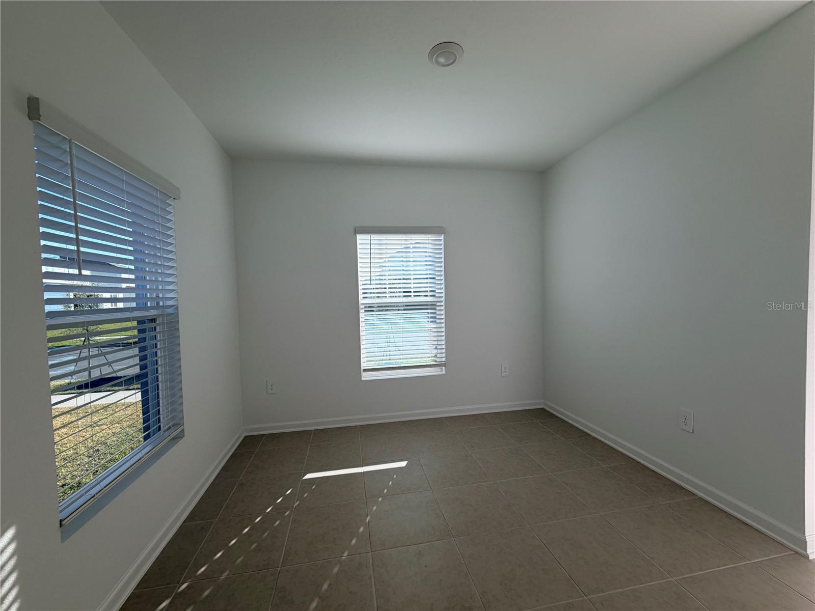 EVERBE 34S - Residential Lease