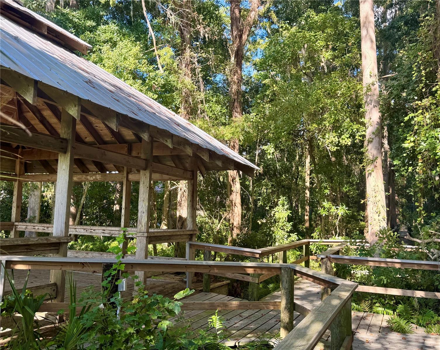 LAKEPLACE - Residential