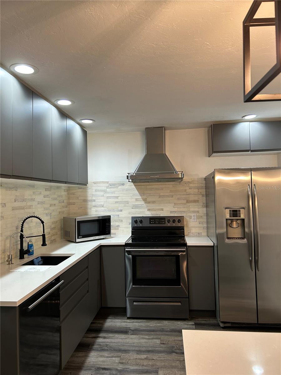 SARASOTA HIGHLANDS 2 - Residential Lease