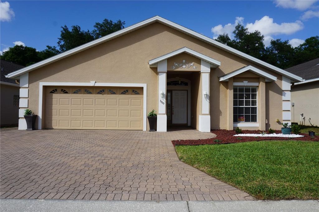 Photo of 500 Vista Oaks Way, Davenport, FL 33837 (MLS # S5147120)