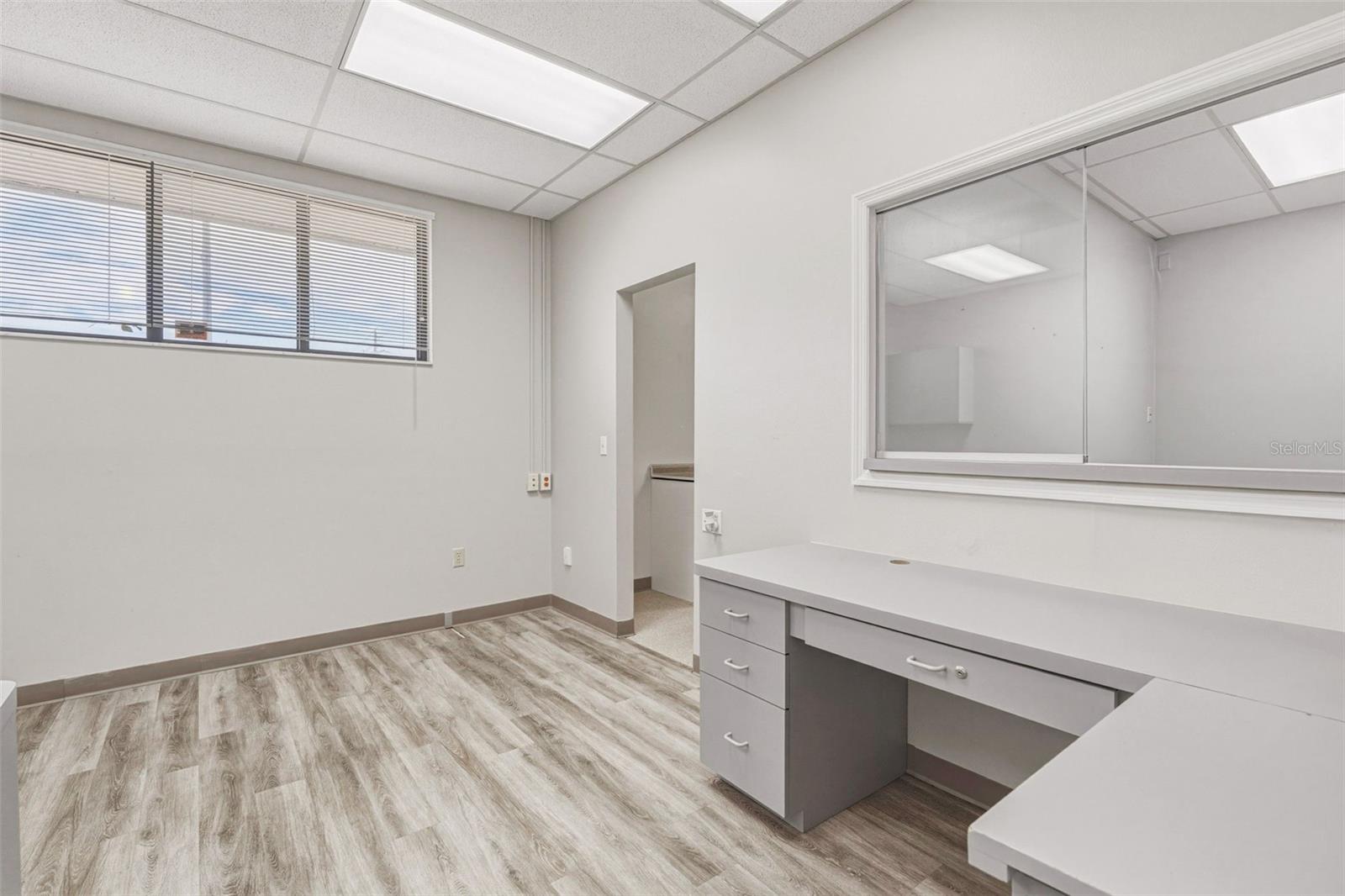 BAY VIEW MANOR - Commercial Sale