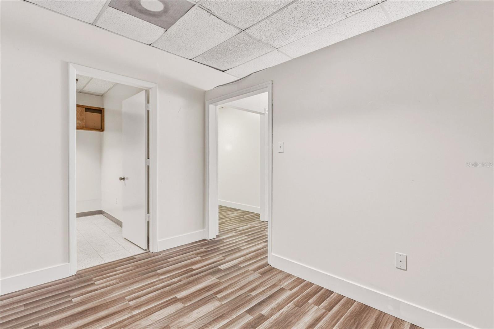 BAY VIEW MANOR - Commercial Sale