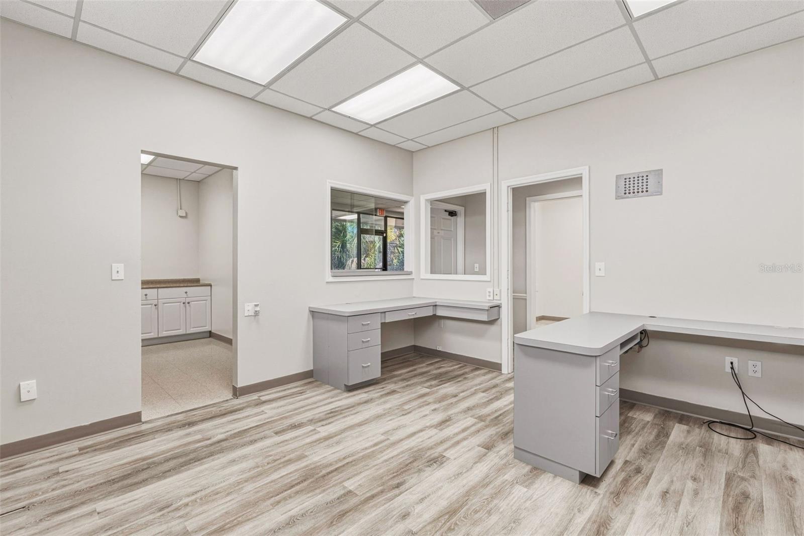 BAY VIEW MANOR - Commercial Sale